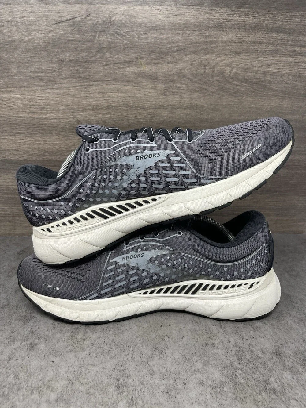 Brooks Adrenaline GTS 21 Black Gray Size 11 Mens Stability Running Walking Shoes